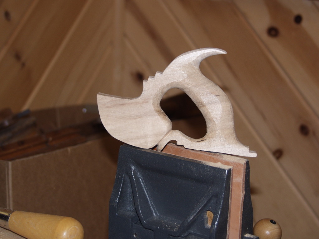 Getting closer to a usable handle now. Notice that the hang is a tad different, the bottom of the handle has a large portion with less hang, and the top angles off to allow for a high hang.